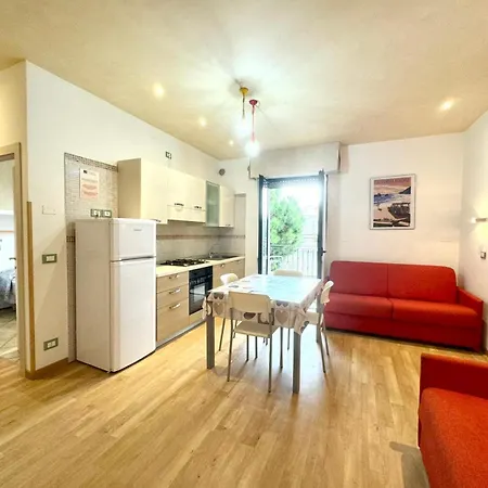 Le Rose & Bici House מלון דירות קאטוליקה