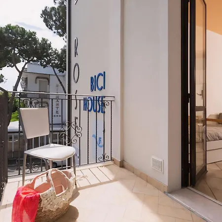 Le Rose & Bici House