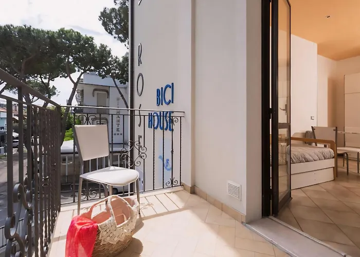 Le Rose & Bici House