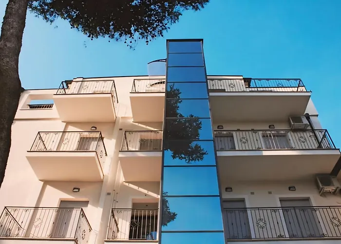 아파트호텔 Le Rose & Bici House 3*