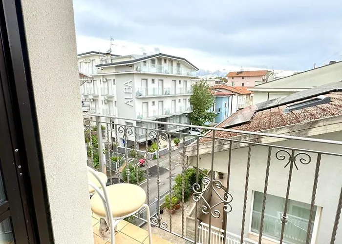 Le Rose & Bici House Aparthotel